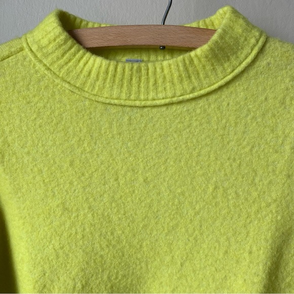 Athleta merino wool blend lime mock neck sweater - Picture 7 of 10